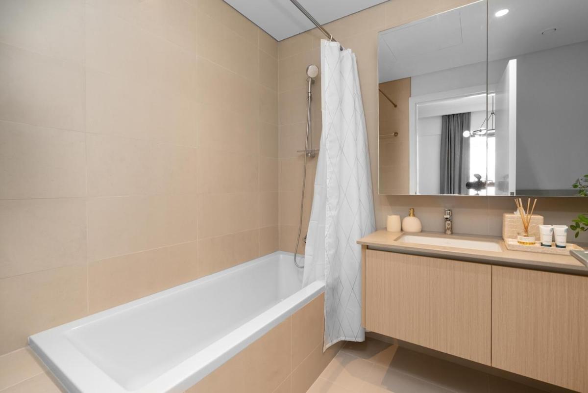 2br Burj Khalifa View In With Access Apartment Dubai