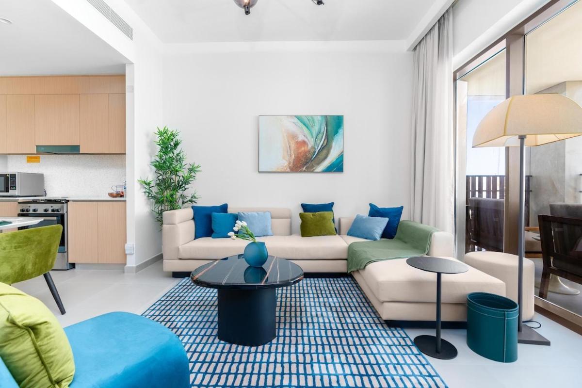 2br Burj Khalifa View In With Access